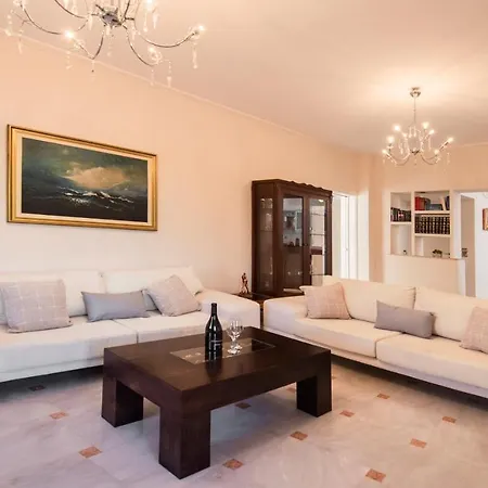 Helena Santorini- Private Plunge Pool & Bbq Apartment *