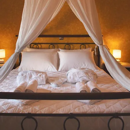 Apartment Helena Santorini- Private Plunge Pool & Bbq *